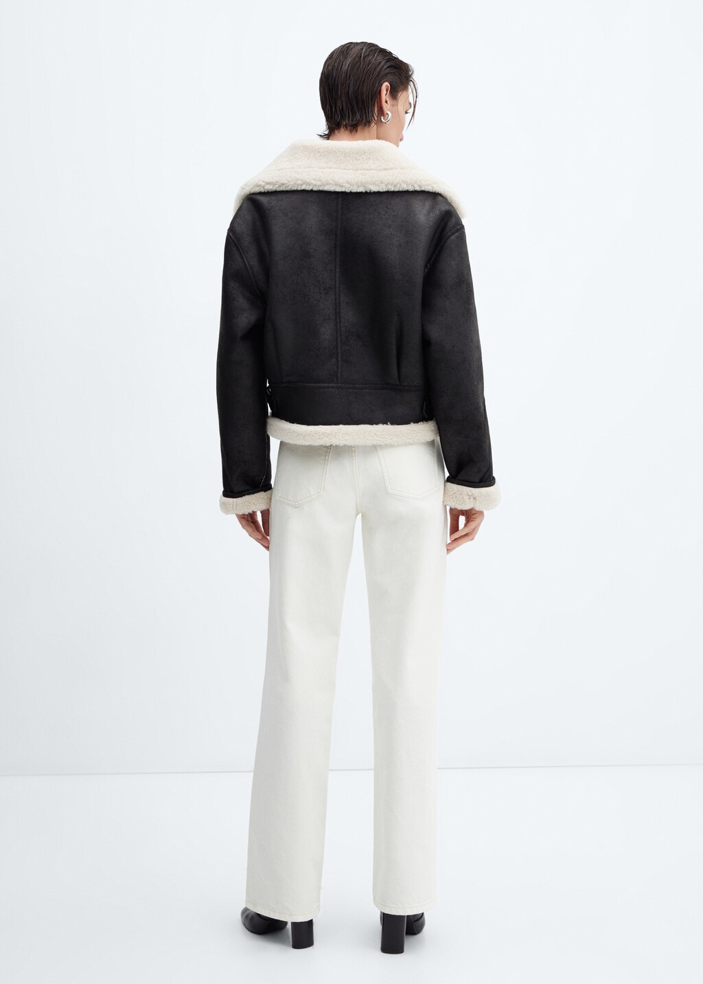 Shearling-effect lined short jacket - Reverse of the article