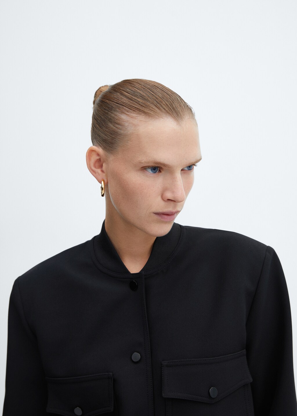 Bomber jacket with shoulder pads - Details of the article 1