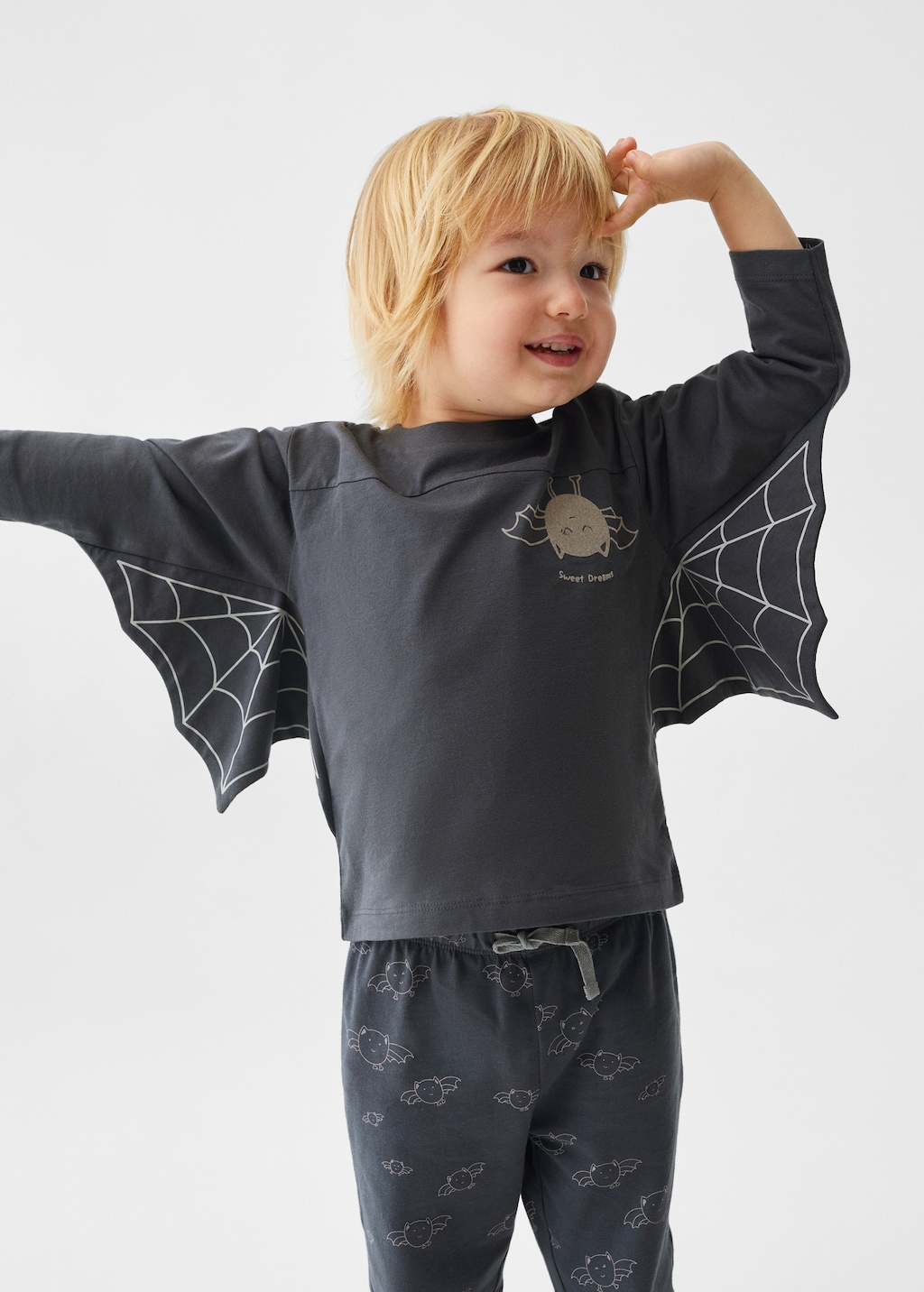 Pyjama long chauve-souris - Plan moyen