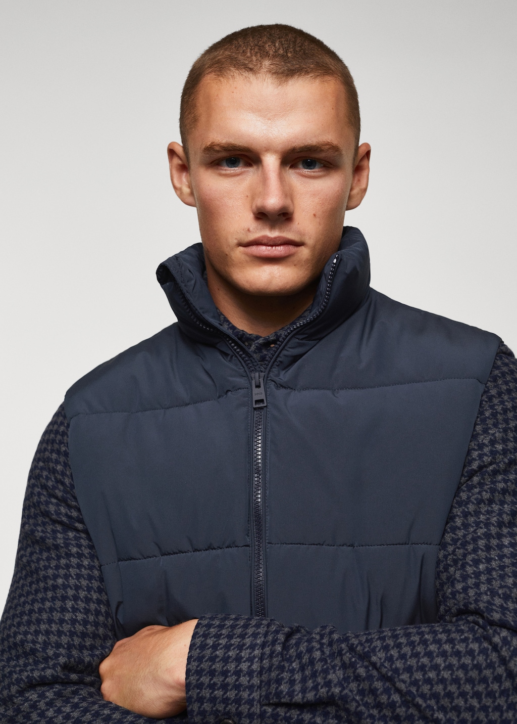 Water-repellent quilted gilet - Details of the article 1