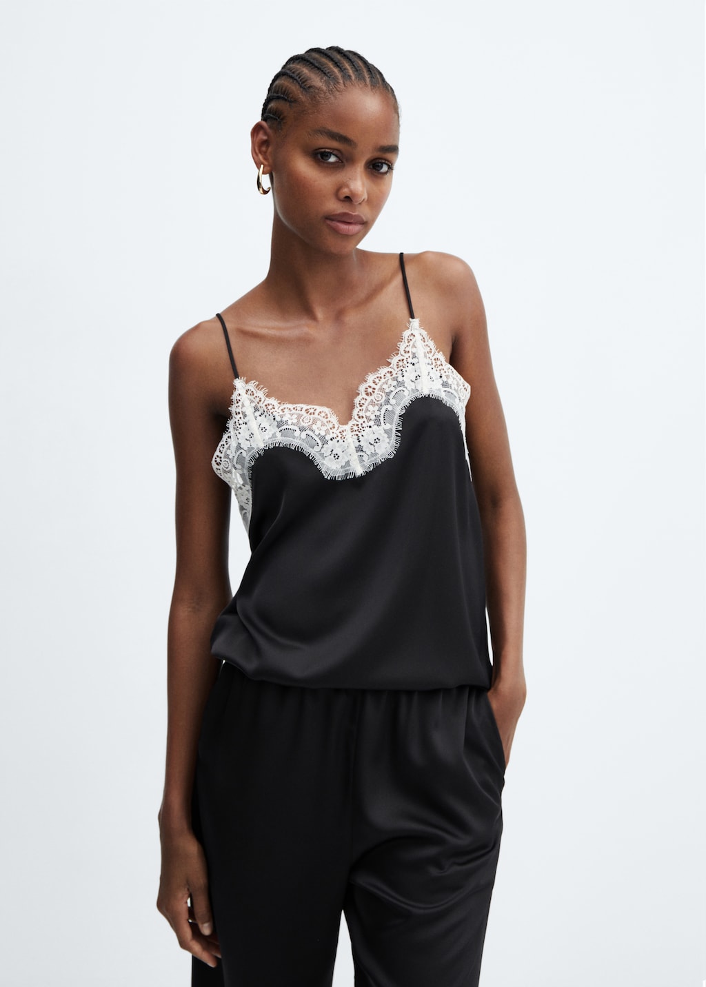 Lingerie top with lace neckline - Medium plane