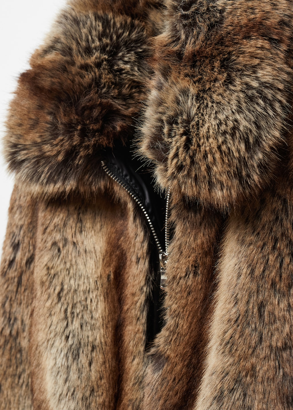 Cropped fur-effect bomber jacket - Details of the article 8