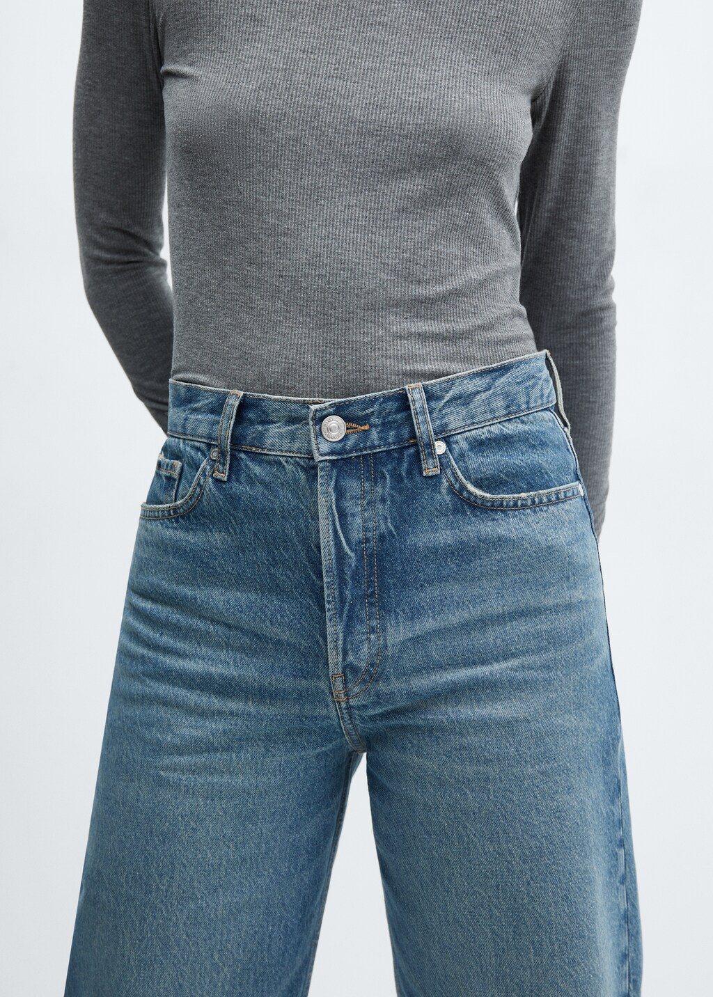 Mid-rise straight jeans - Details of the article 6