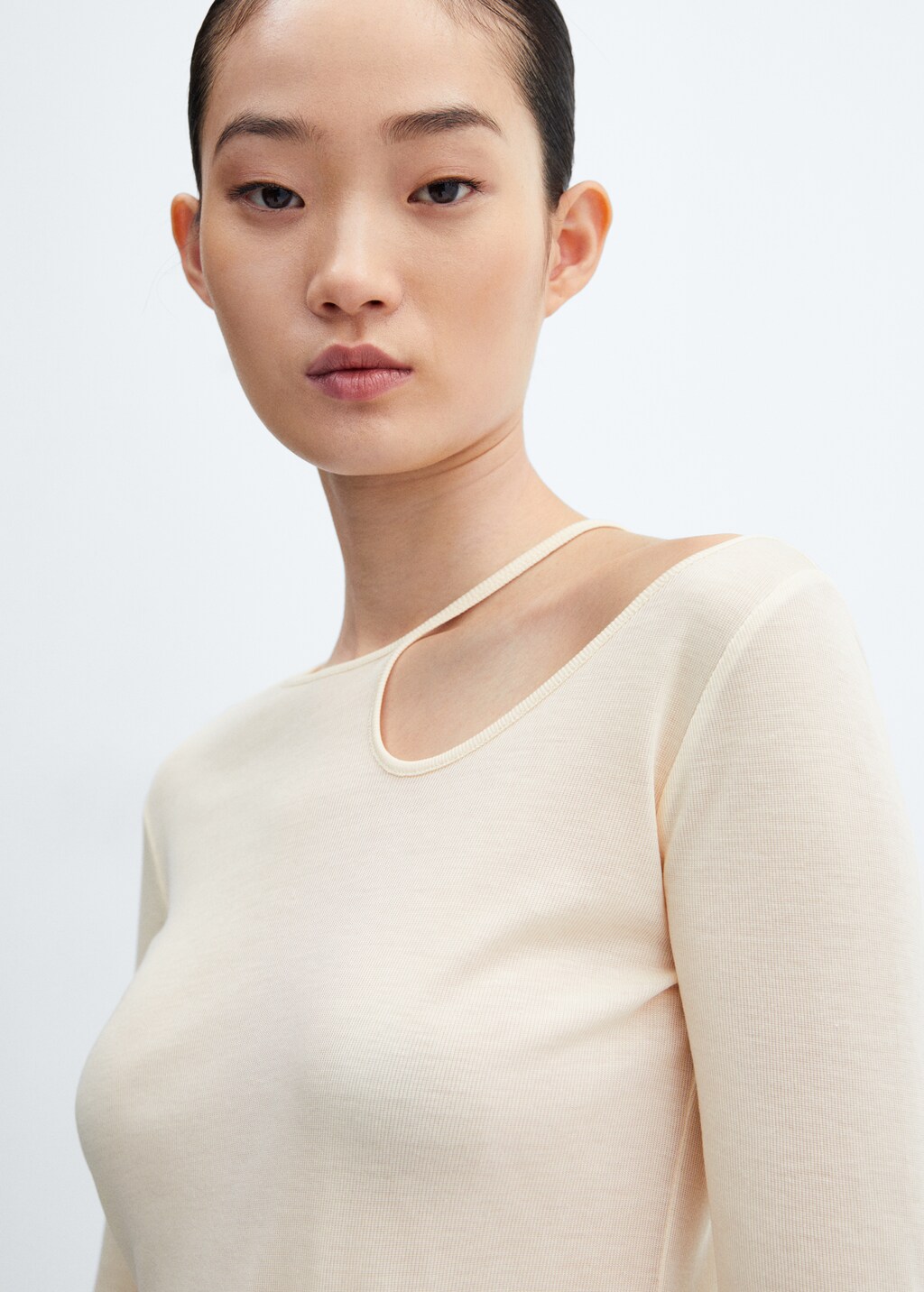 Off-the-shoulder lyocell t-shirt - Details of the article 1