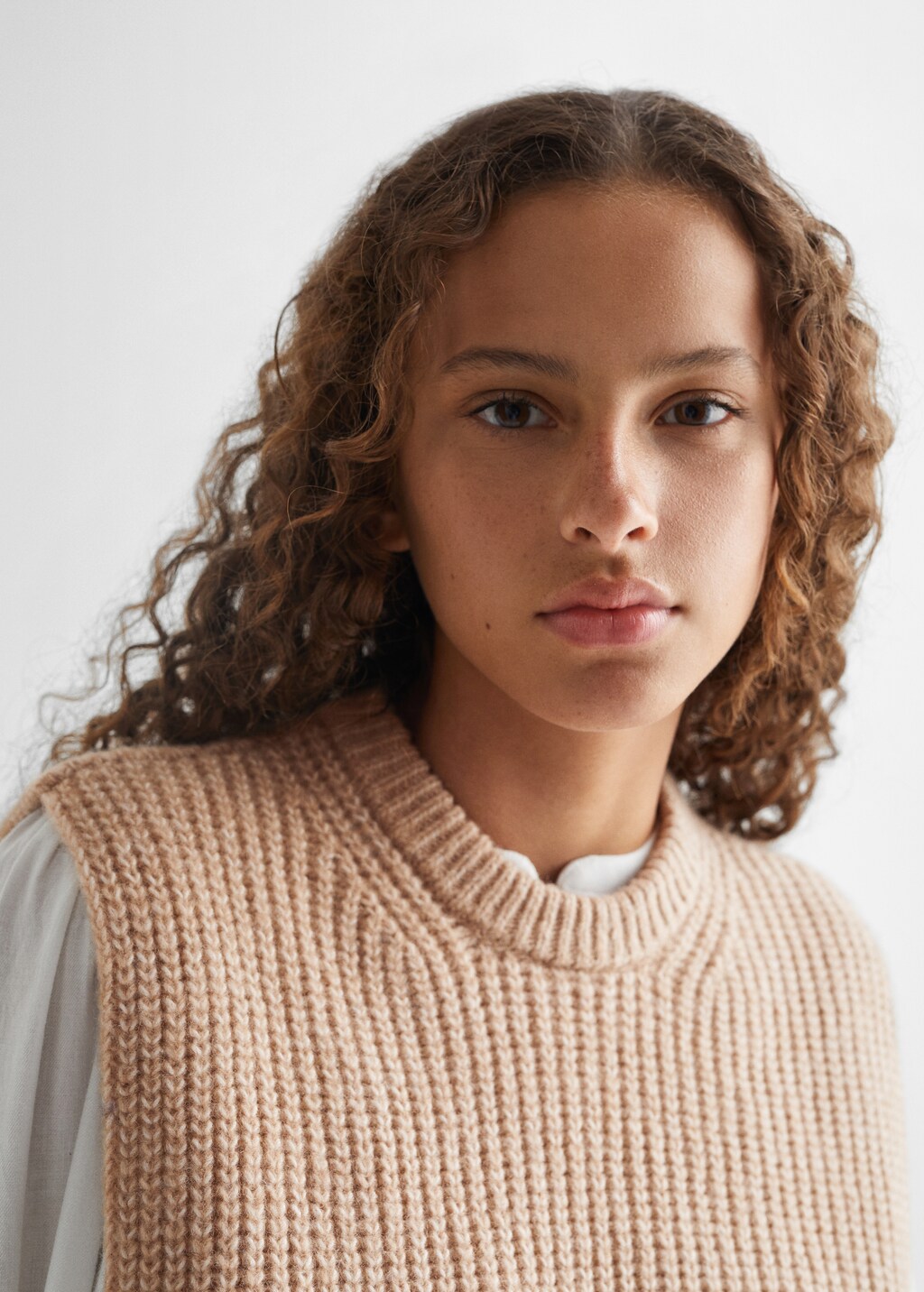 Chunky-knit gilet - Details of the article 1