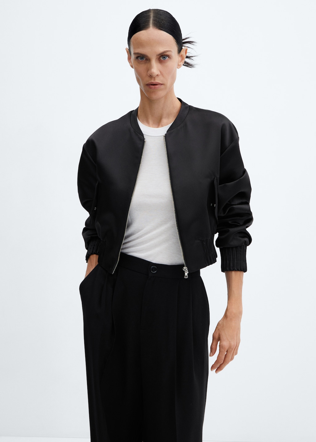 Bomber crop satinada - Plano medio