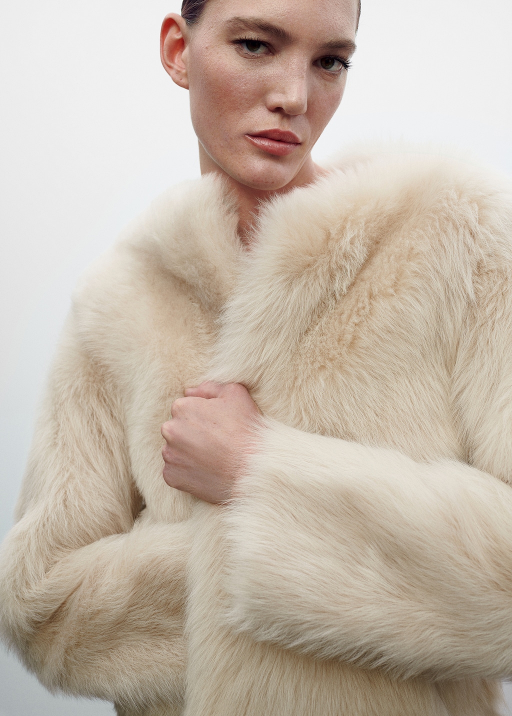 Leather coat  with fur-effect interior - Details of the article 1