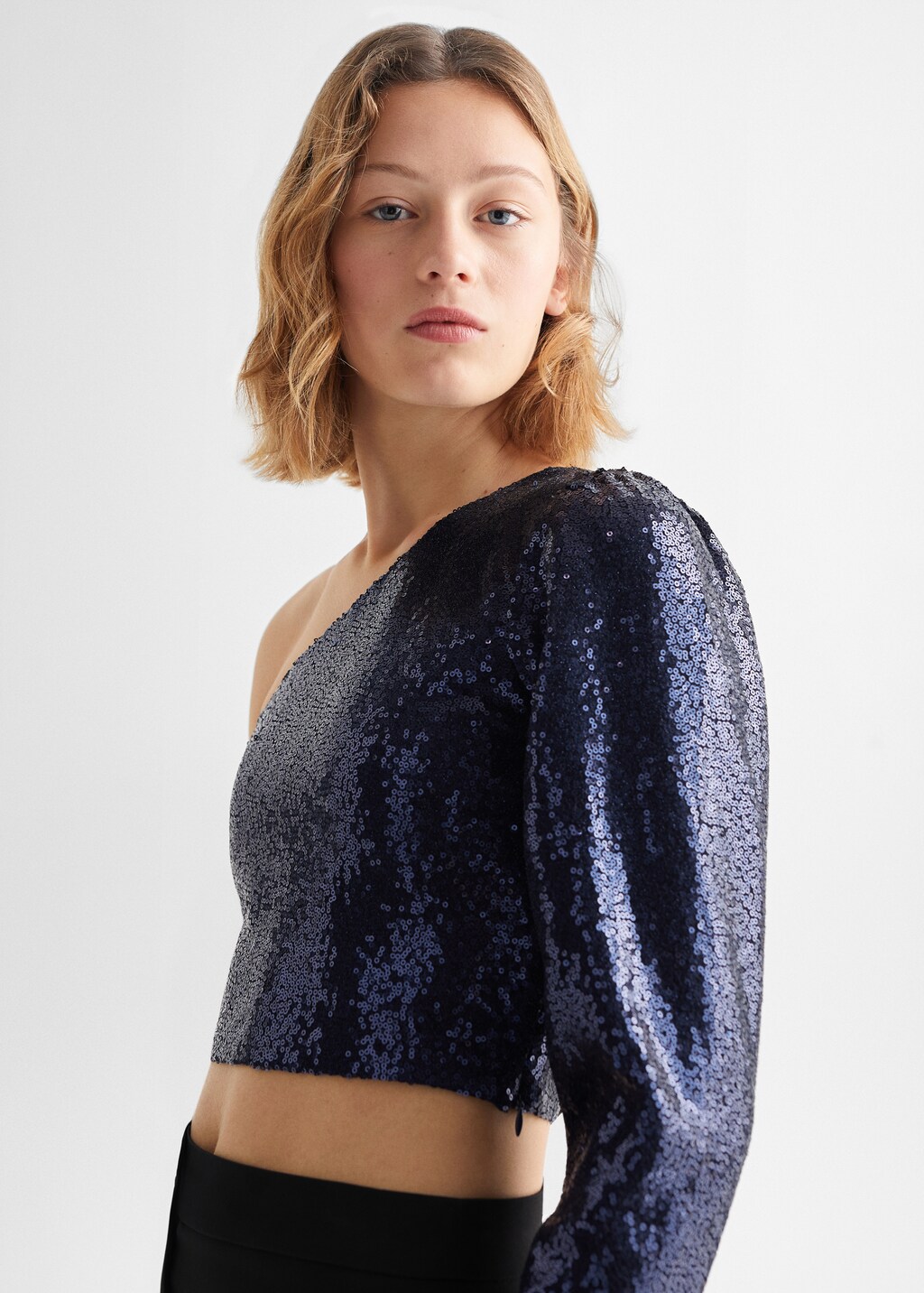 Asymmetric sequin top - Details of the article 1