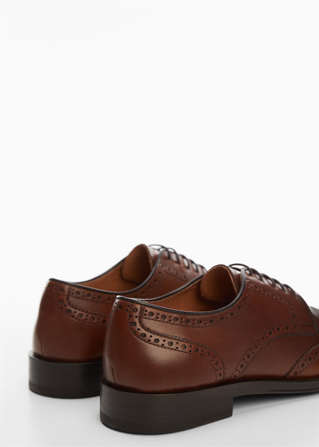 Die-cut leather dress shoes - Details of the article 3