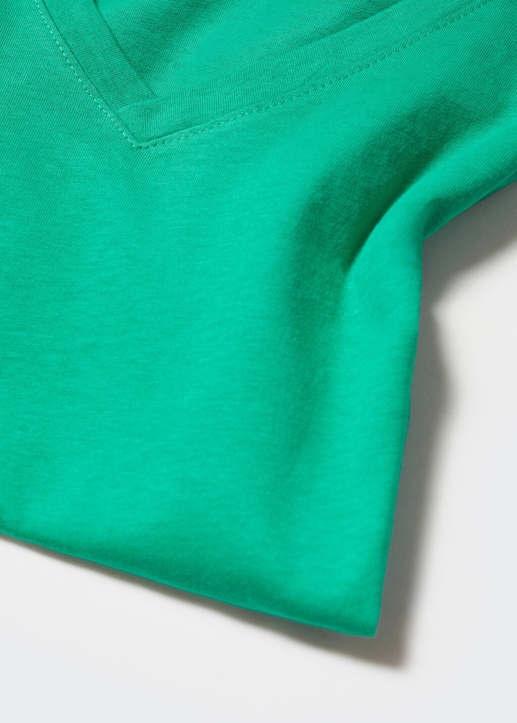 V-neck cotton T-shirt - Details of the article 8