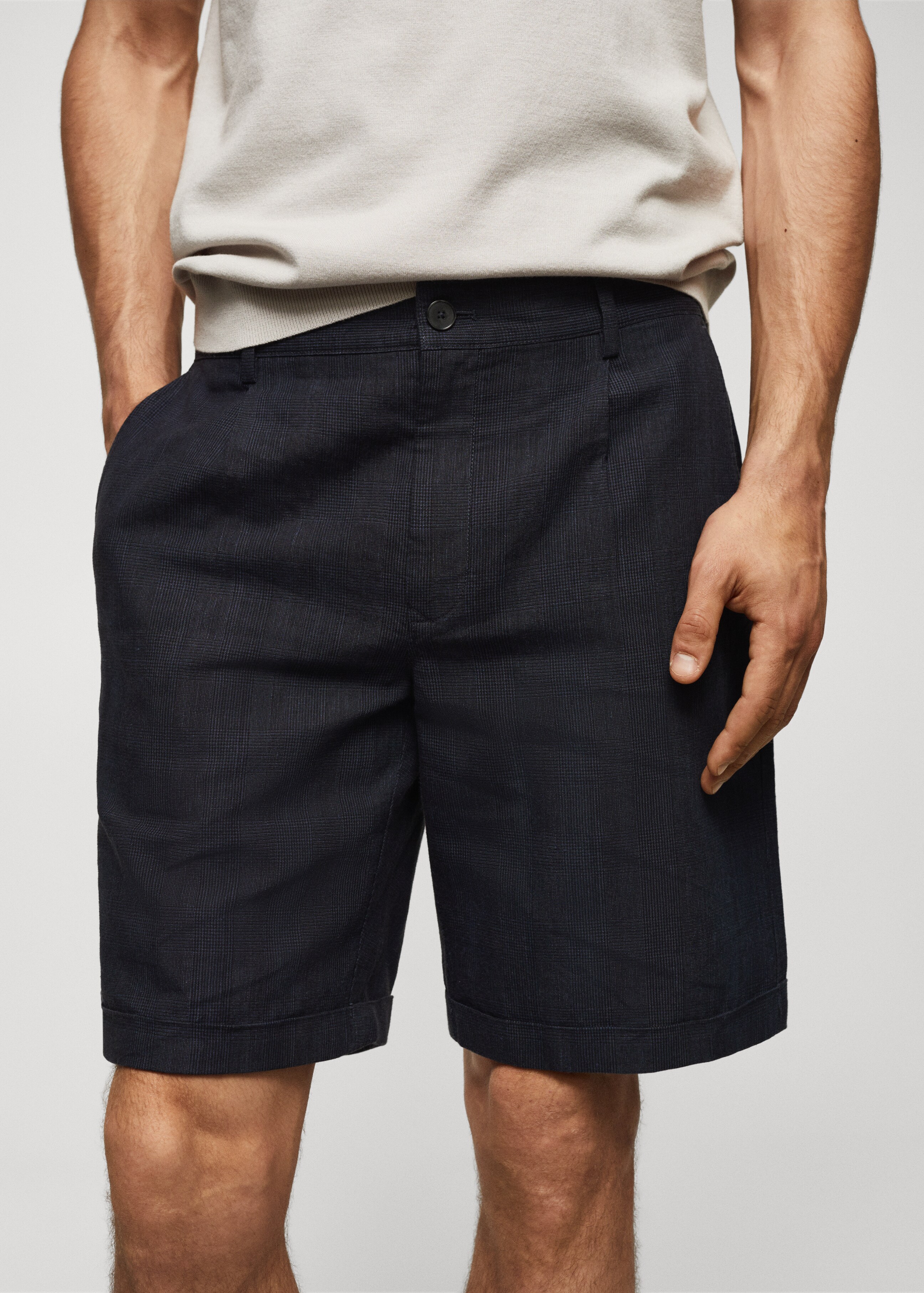 Bermuda-Shorts aus Baumwoll-Leinen mit Prince-of-Wales-Check-Muster - Detail des Artikels 1