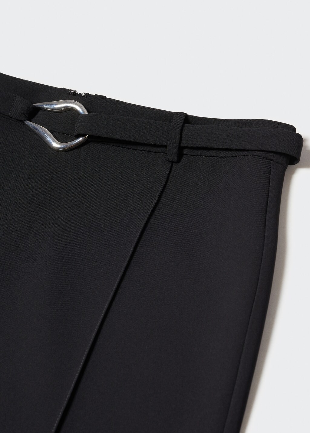 Skirt with slit and belt - Details of the article 8