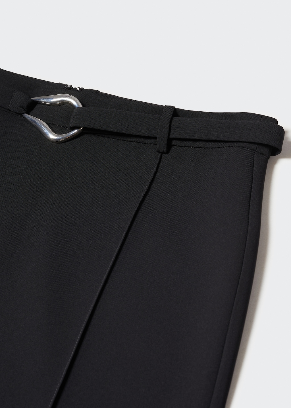 Skirt with slit and belt - Details of the article 8