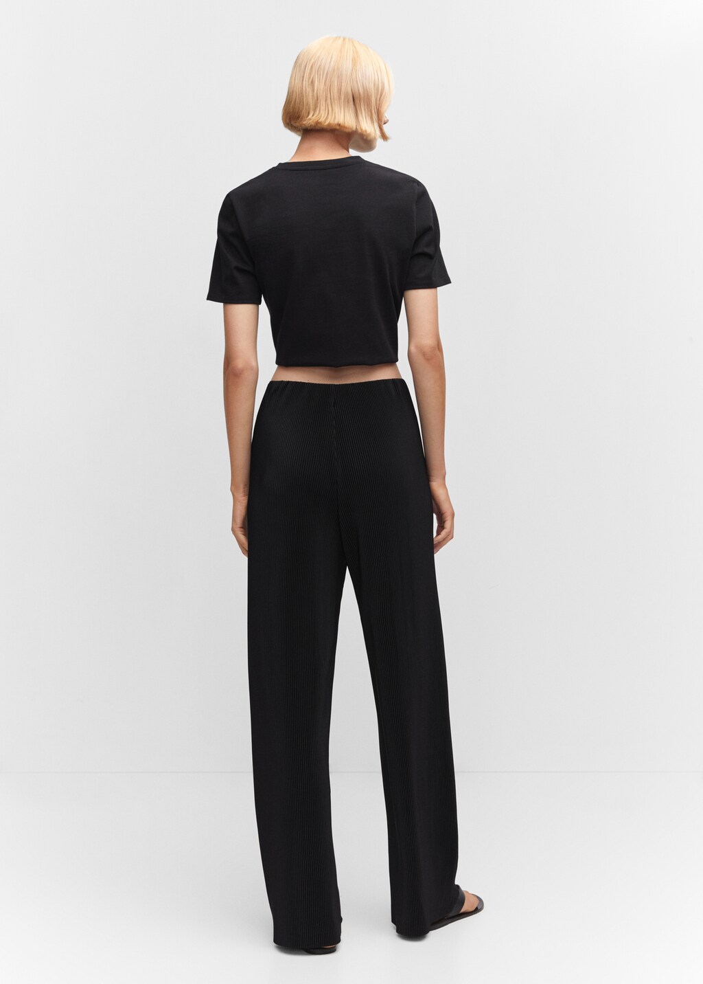 Pleated straight trousers - Reverse of the article