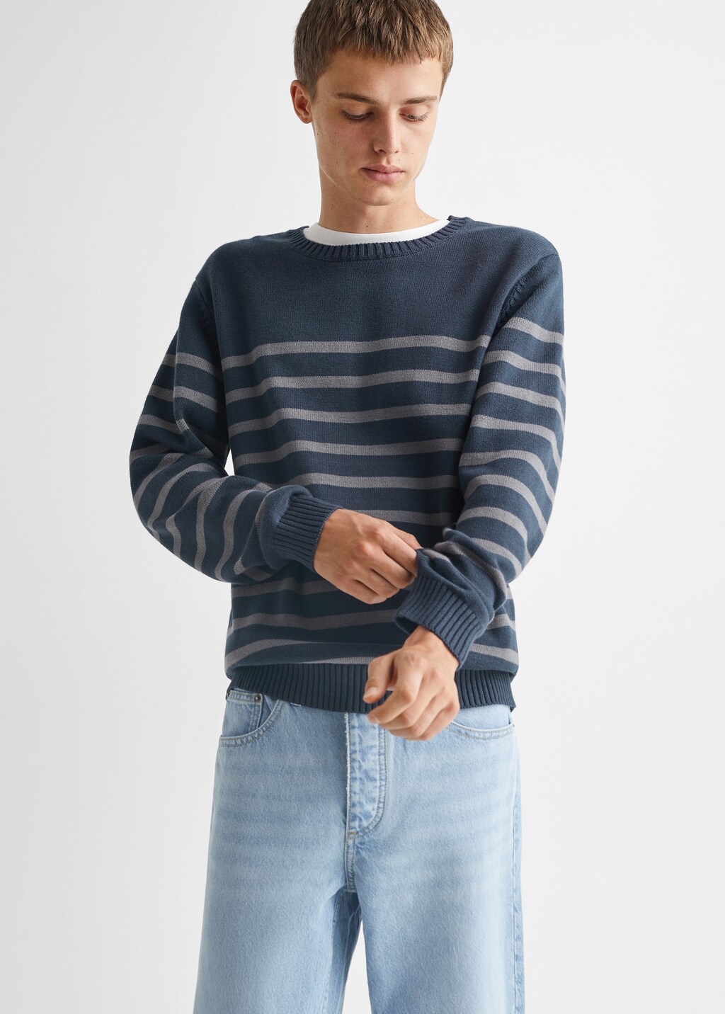 Striped knit sweater - Medium plane