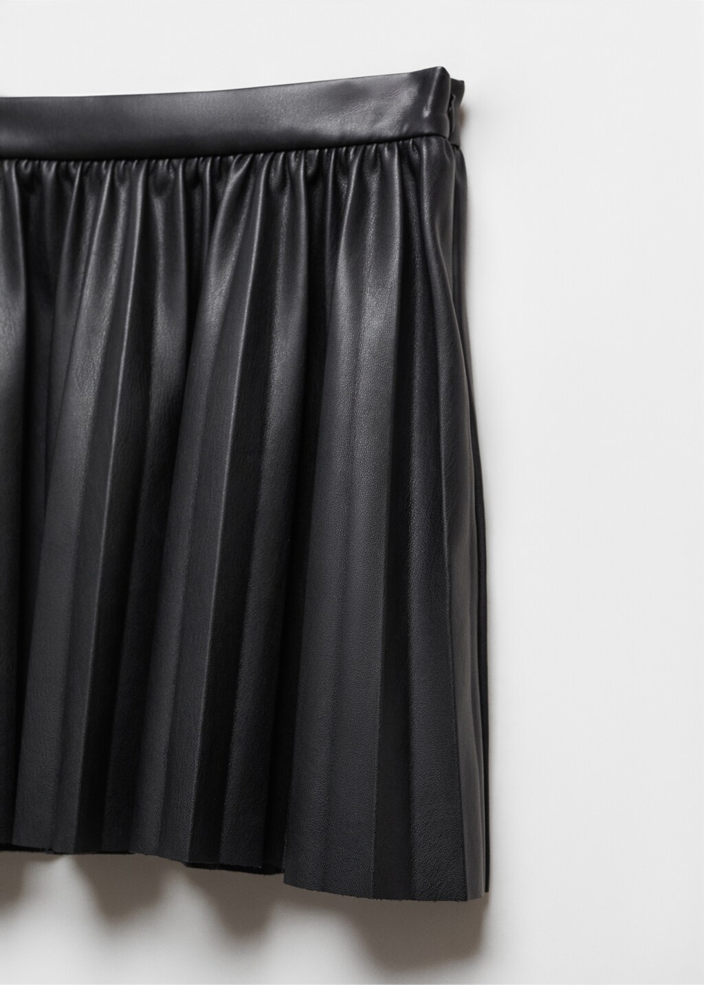 Faux-leather pleated skirt - Details of the article 8