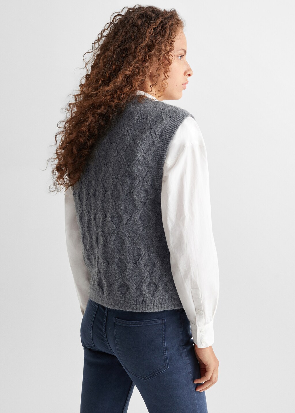 Braided-knit gilet - Reverse of the article