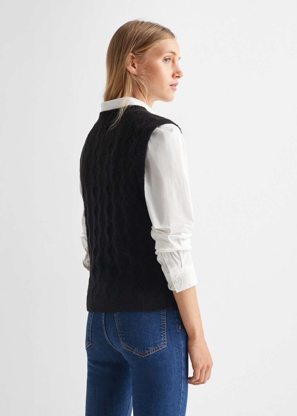 Braided-knit gilet - Reverse of the article