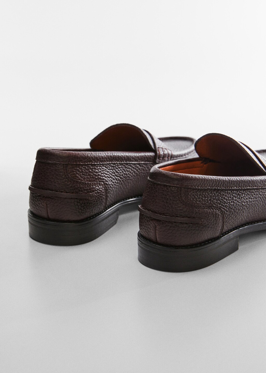 Moccasins with leather mask - Details of the article 1