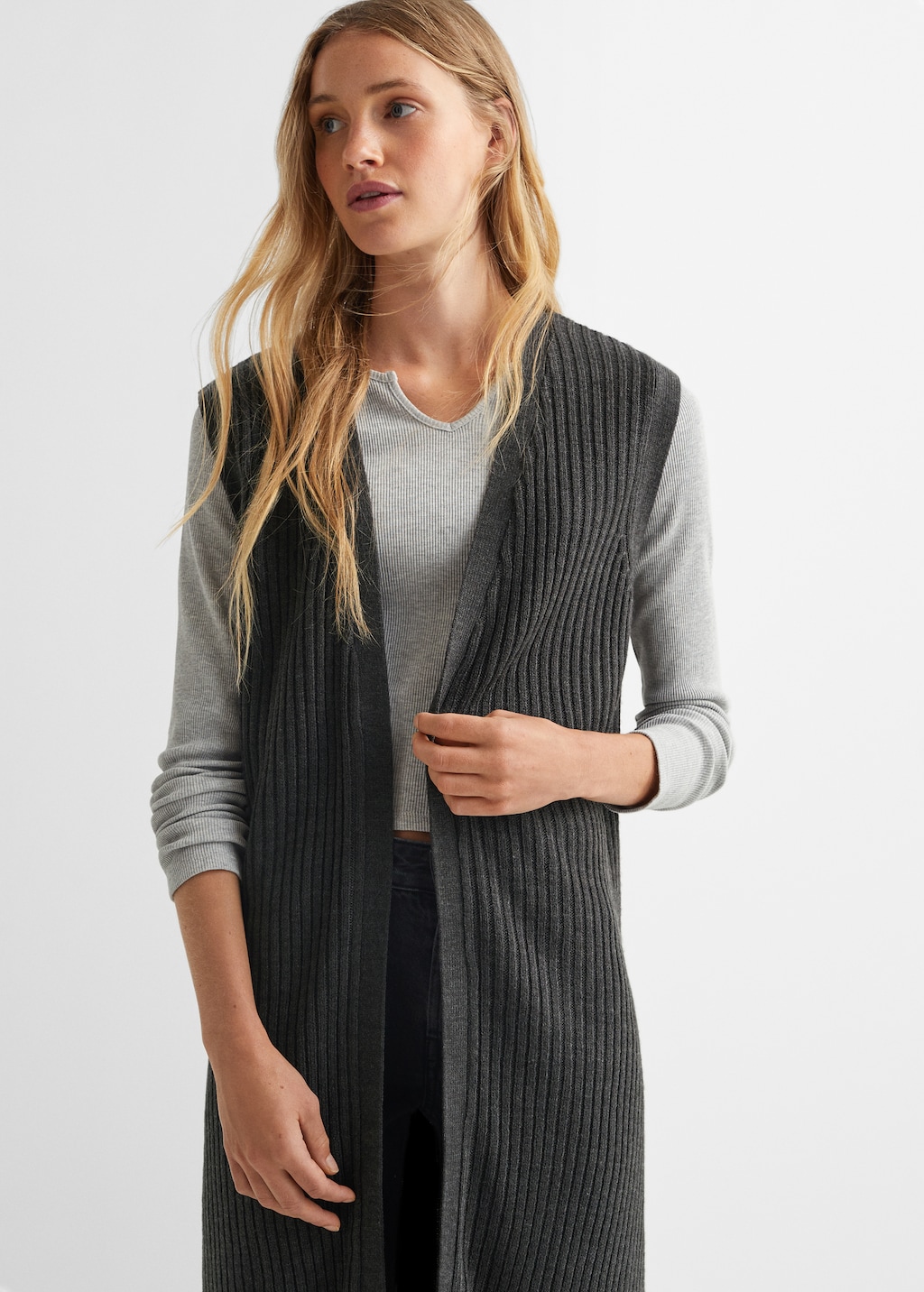 Ribbed sleeveless cardigan - Medium plane