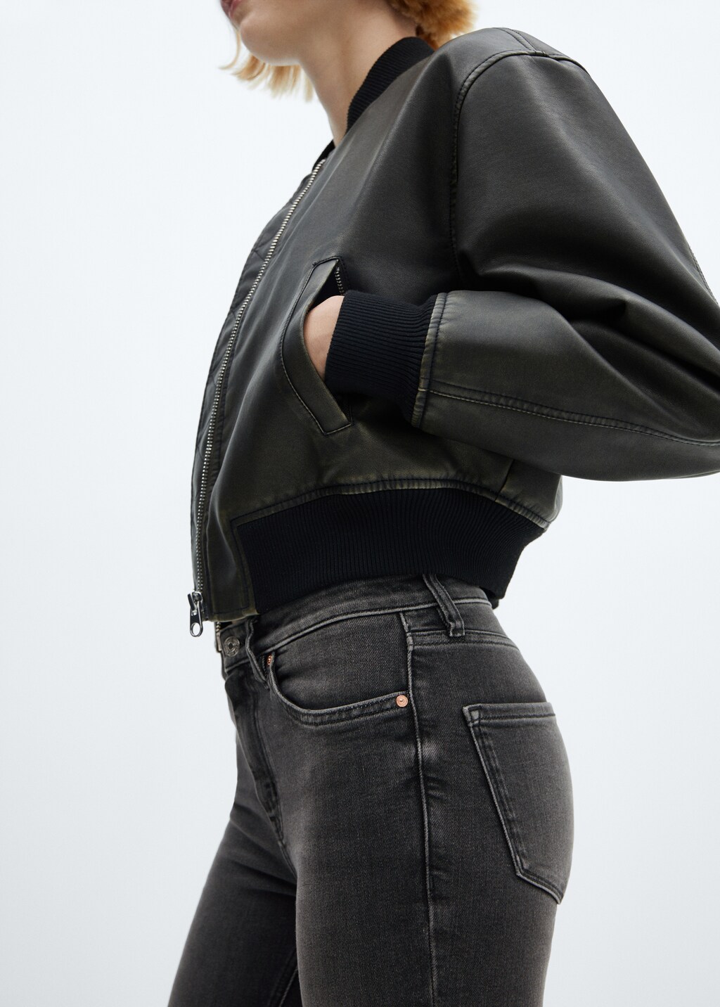 Skinny cropped jeans - Details of the article 6