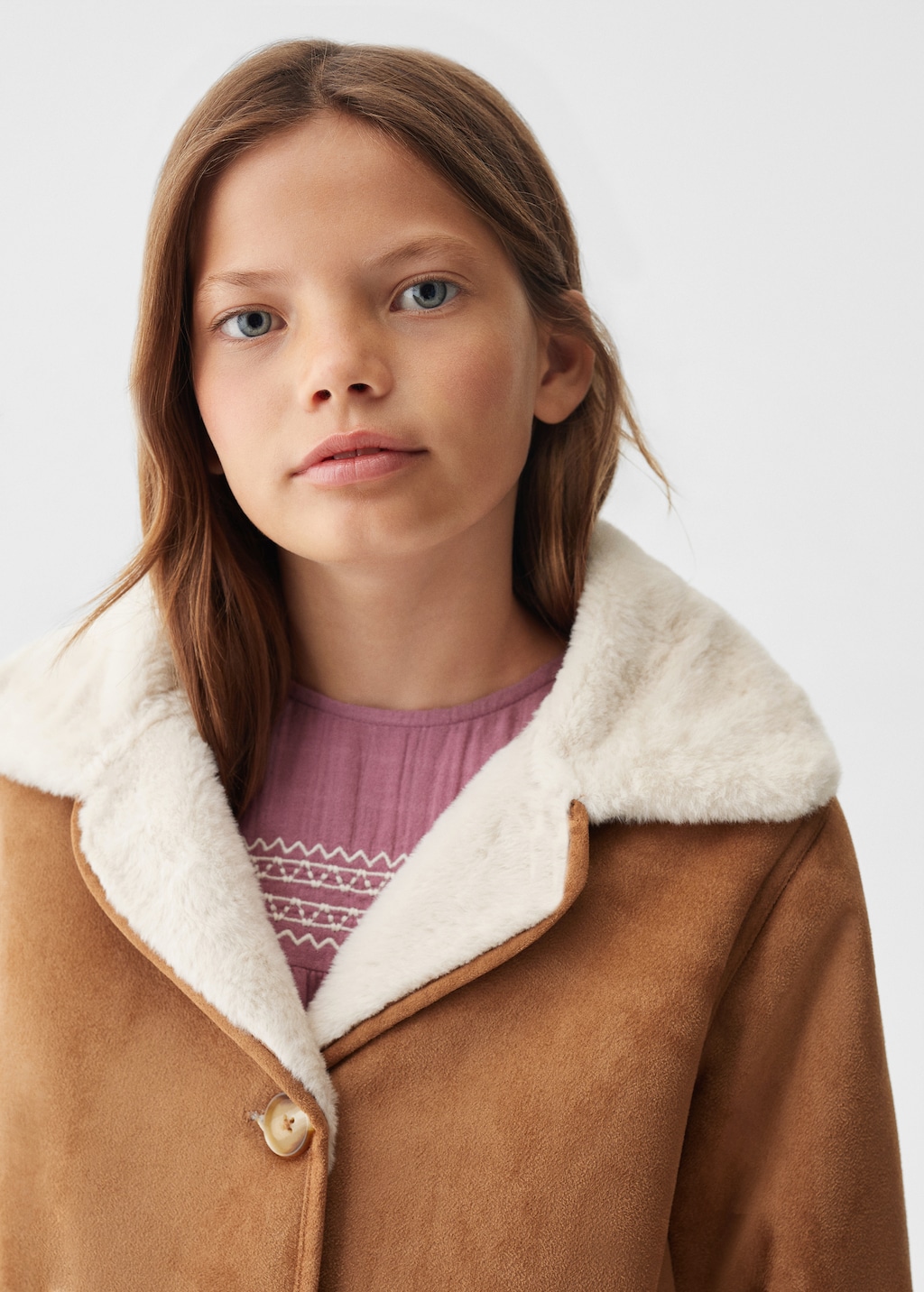 Coat with shearling-effect lining - Details of the article 1