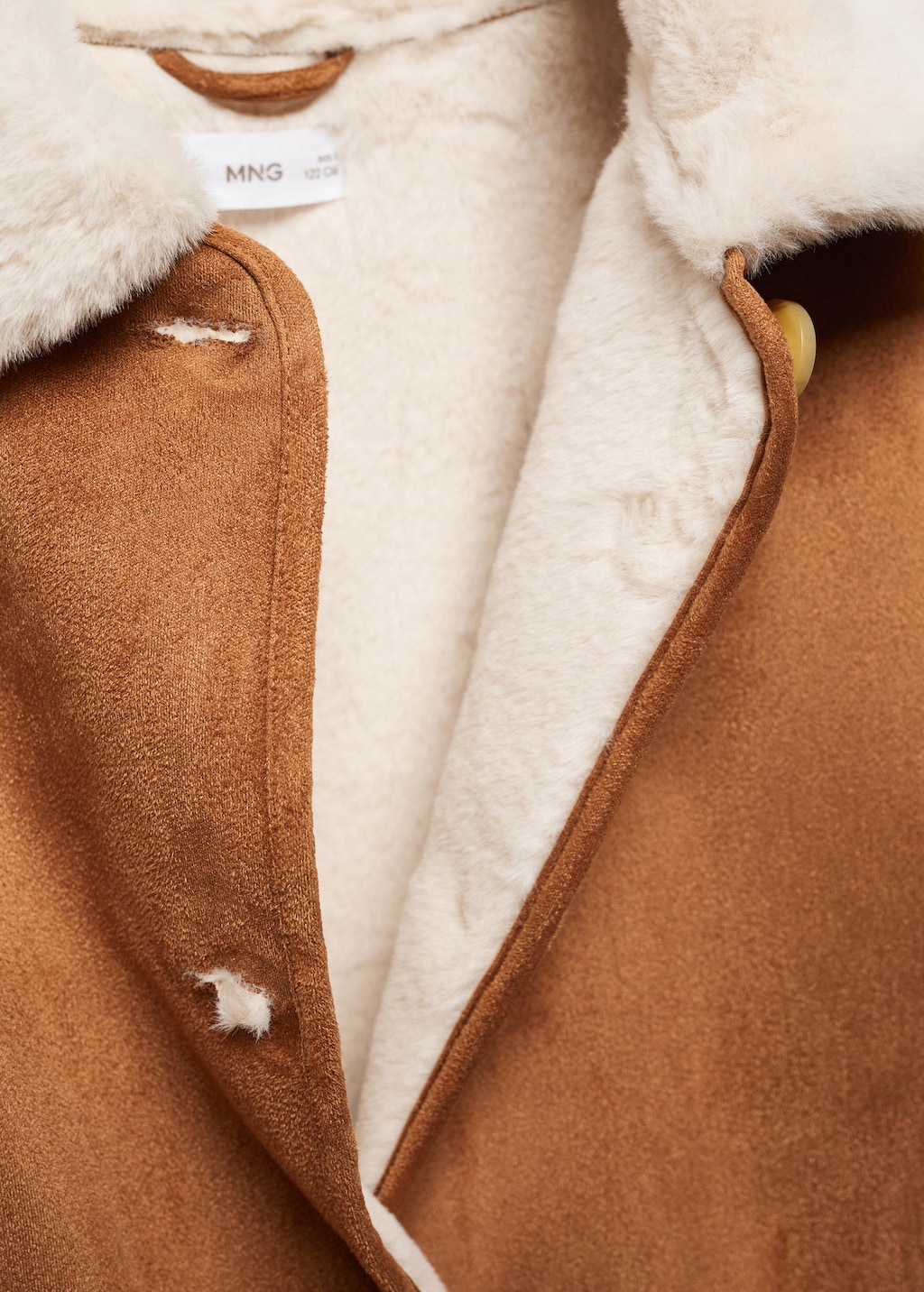 Coat with shearling-effect lining - Details of the article 8