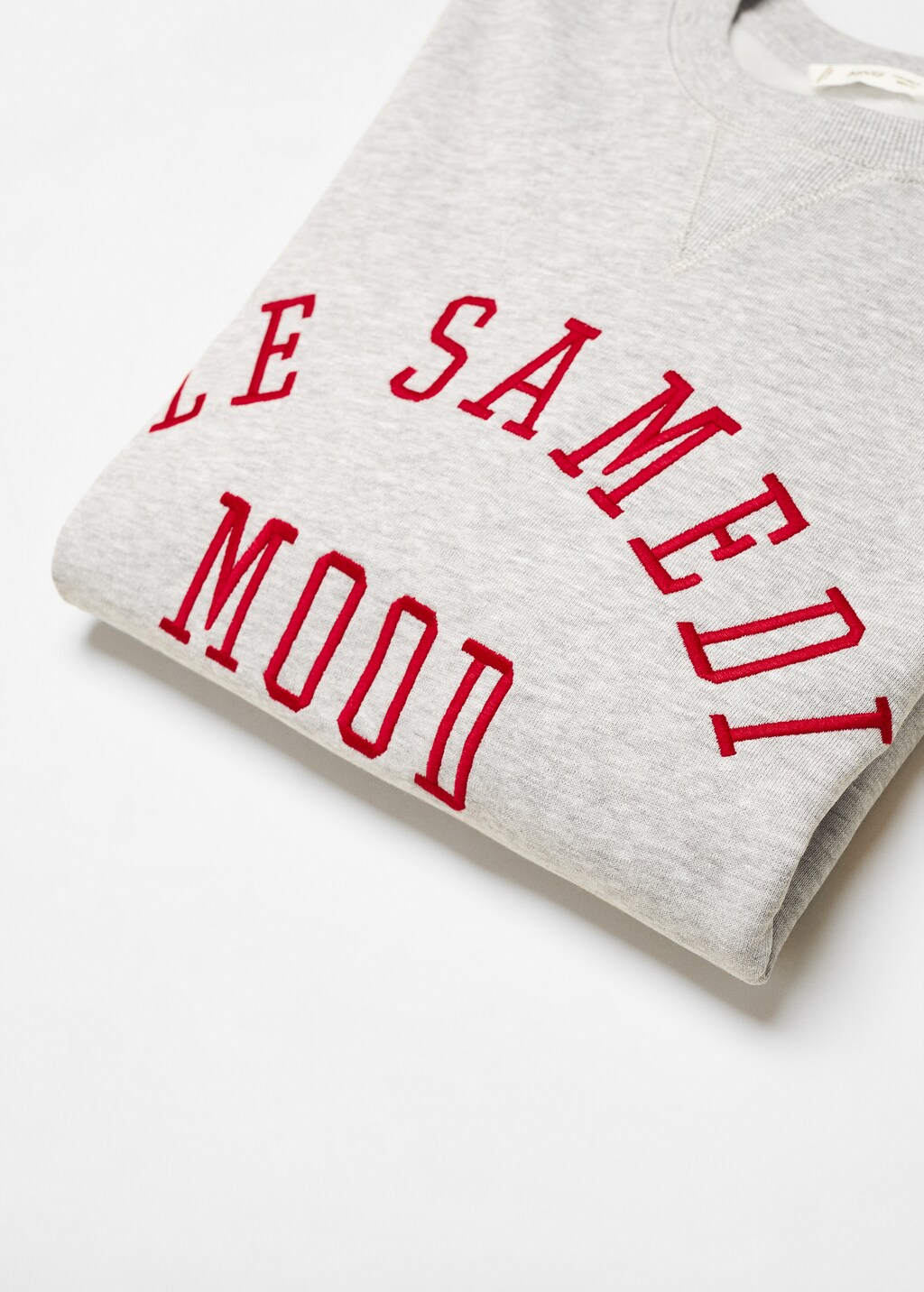 Sweatshirt med broderad text - Detaljer om artikeln 8