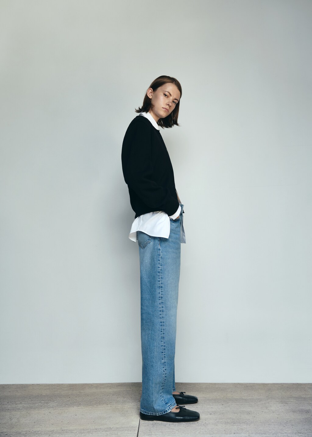 Straight jeans with forward seams - Details of the article 7