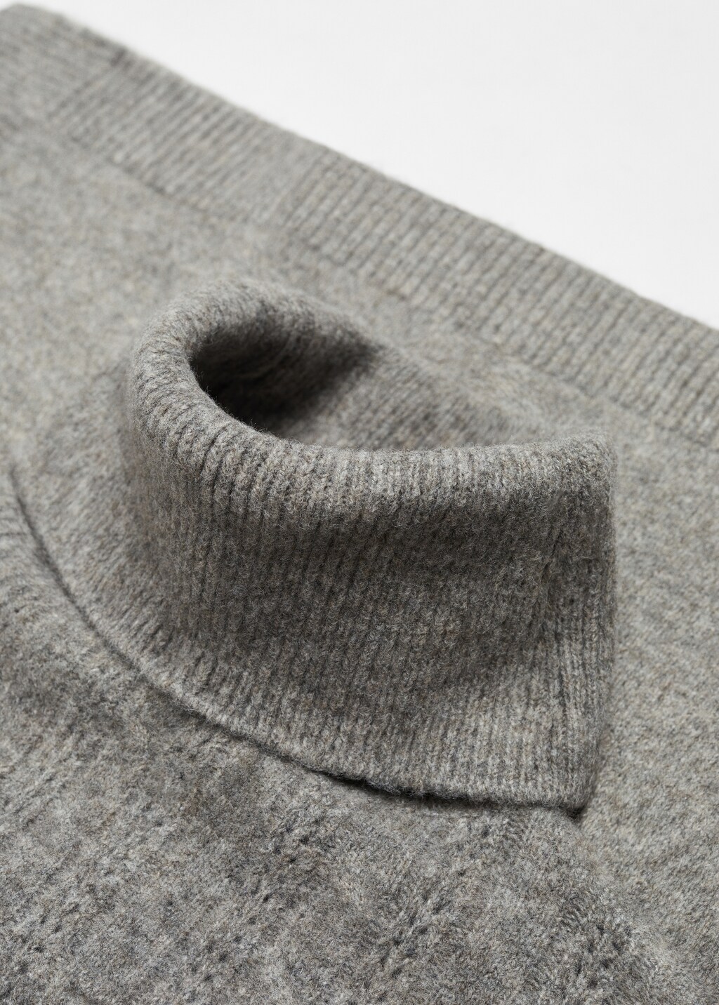 Turtleneck knitted gilet - Details of the article 8