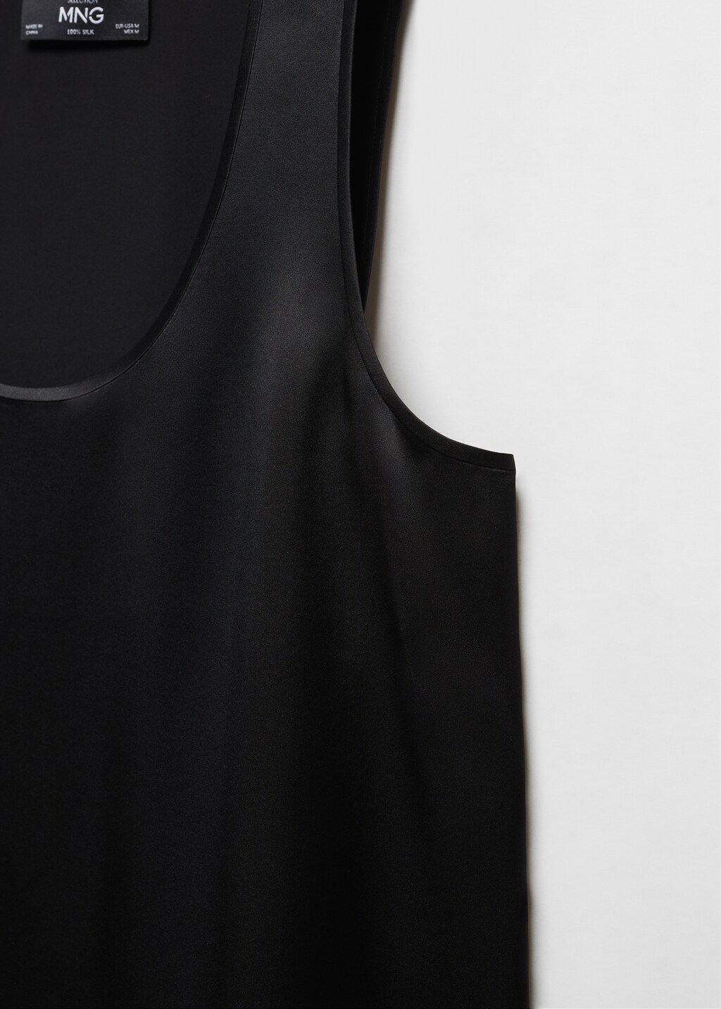 Silk top with wide straps - Details of the article 8