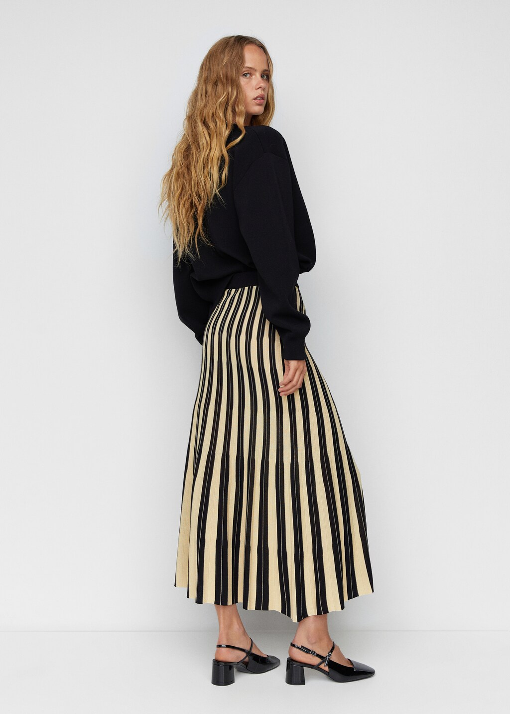 Striped knitted skirt - Reverse of the article