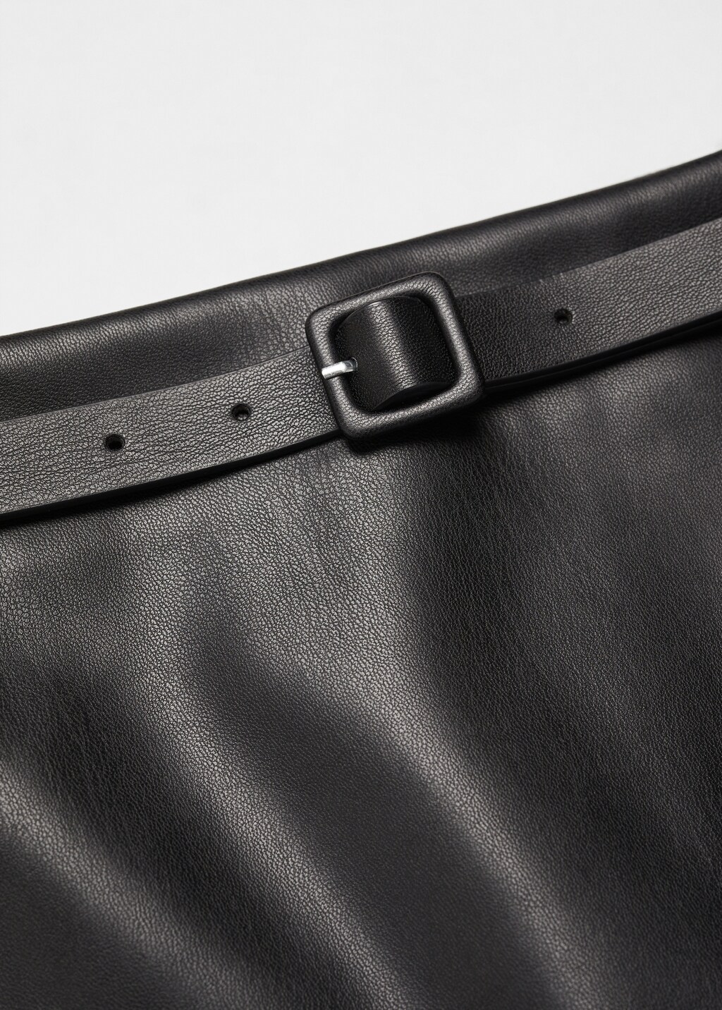 Leather-effect mini-skirt with belt - Details of the article 8