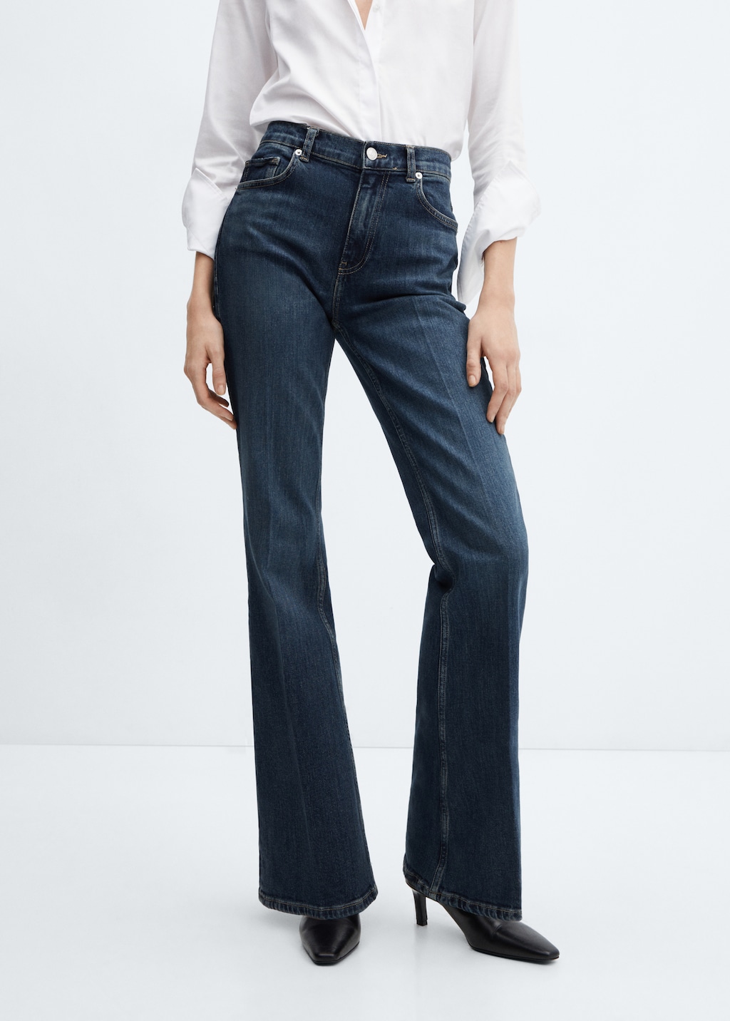 Medium-rise flared jeans  - Medium plane