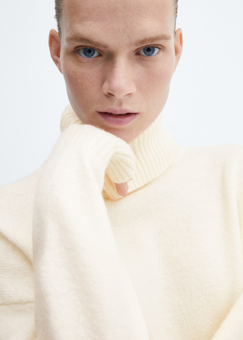 Turtle neck knit dress - Details of the article 1