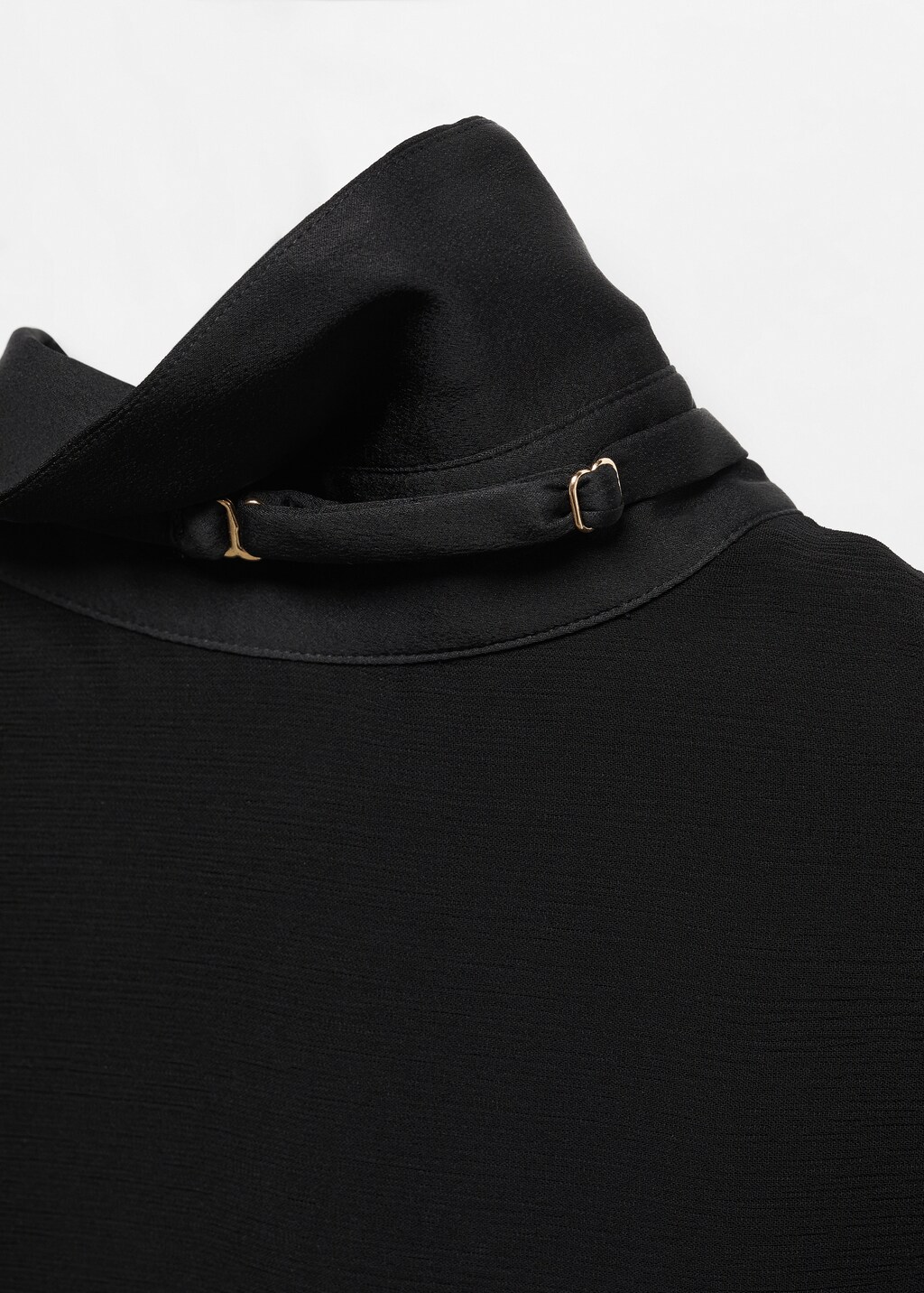 Tie shirt with satin details - Details of the article 8