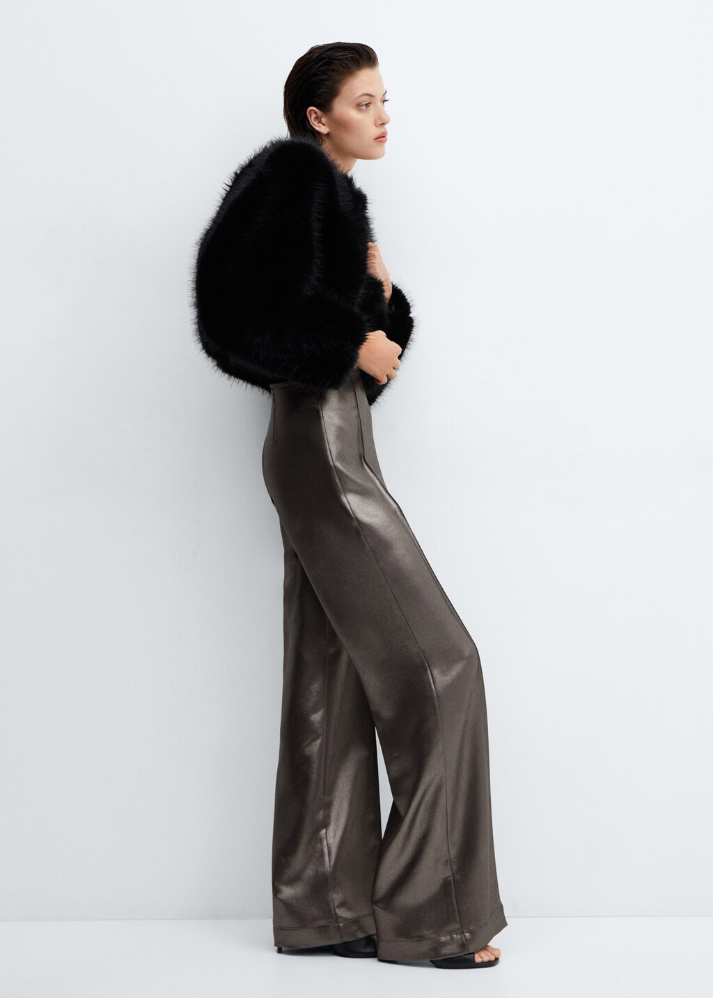 Metallic-effect trousers - Details of the article 2