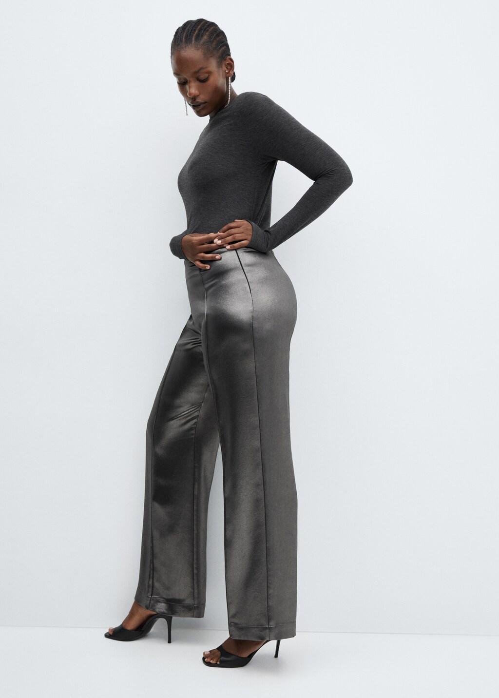 Metallic-effect trousers - Details of the article 4