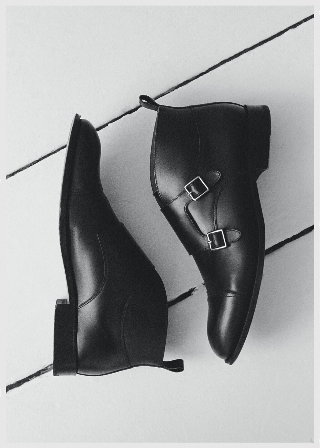 Monk ankle boots with leather buckle - Details of the article 8