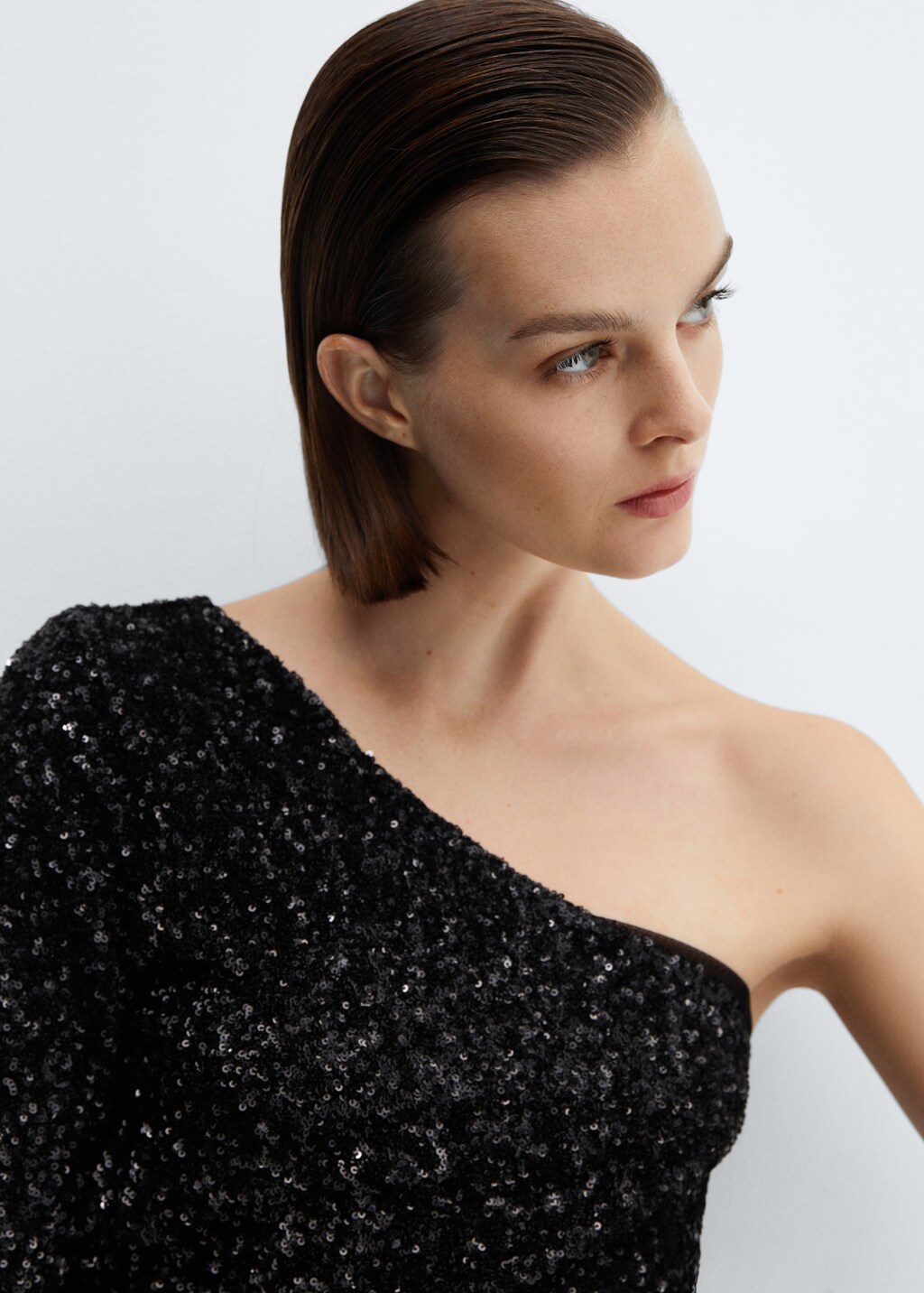 Asymmetric sequin top - Details of the article 1