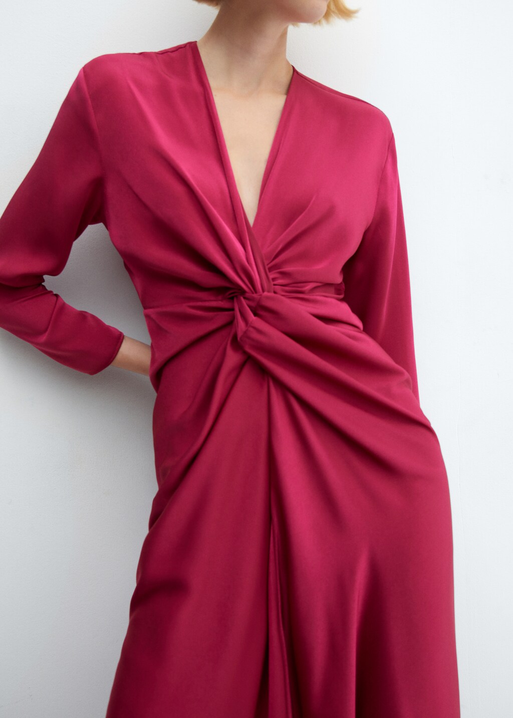 Satin dress with knot - Details of the article 6