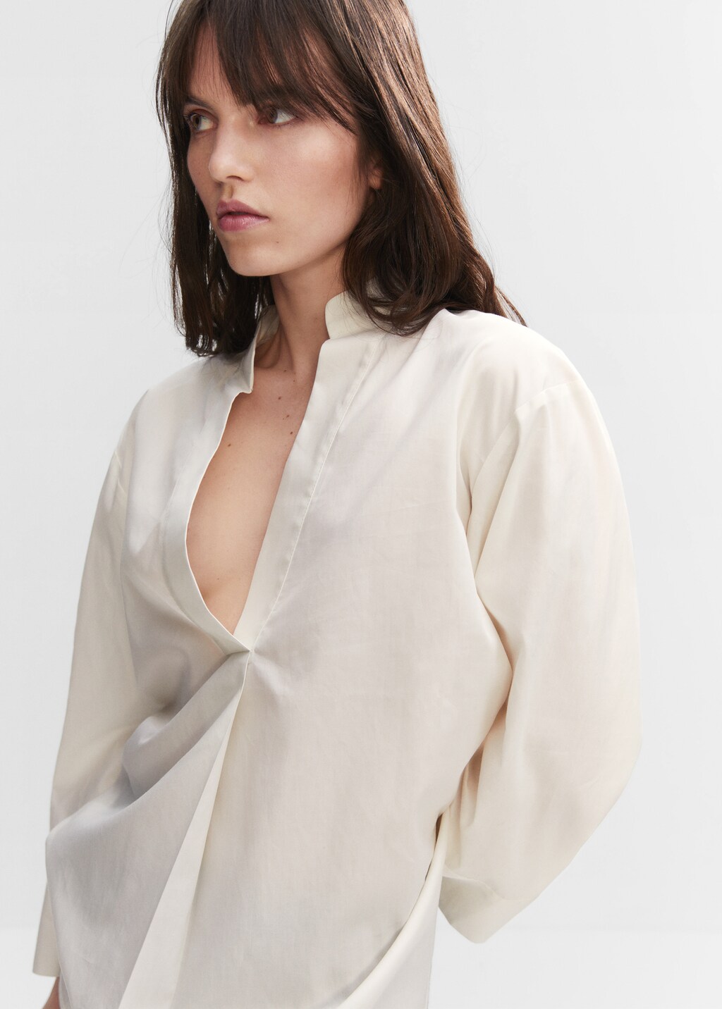 Oversized V-neck blouse - Details of the article 1