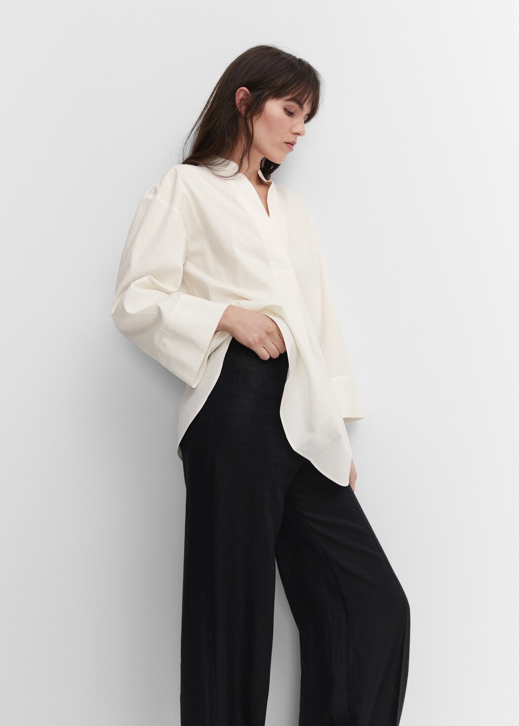 Oversized V-neck blouse - Details of the article 2