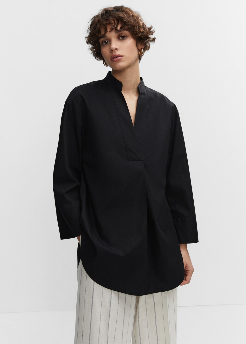 Oversized V-neck blouse - Medium plane