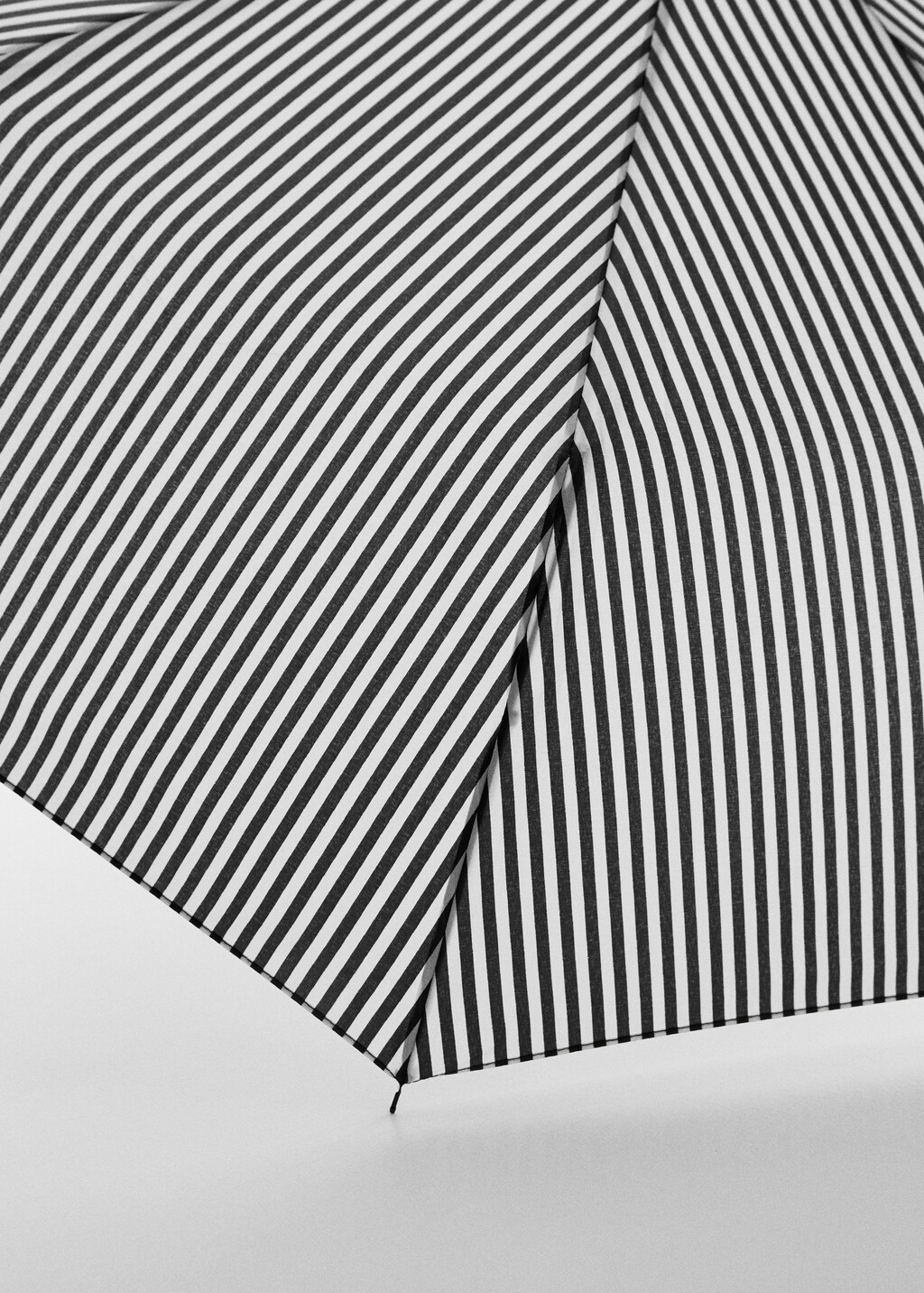 Striped folding umbrella - Details of the article 2