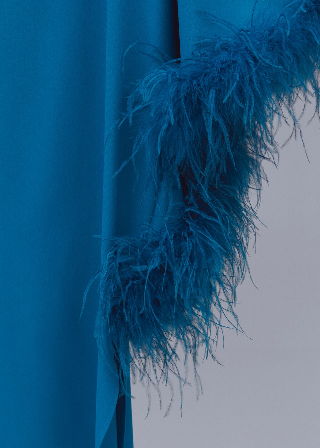 Asymmetrical satin dress with feather detail - Details of the article 8