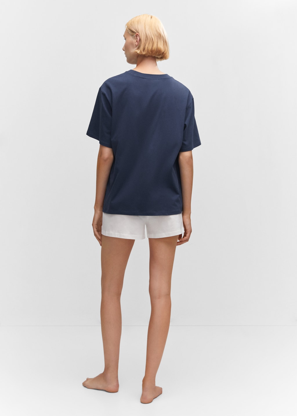 Cotton shorts with elastic waist - Reverse of the article