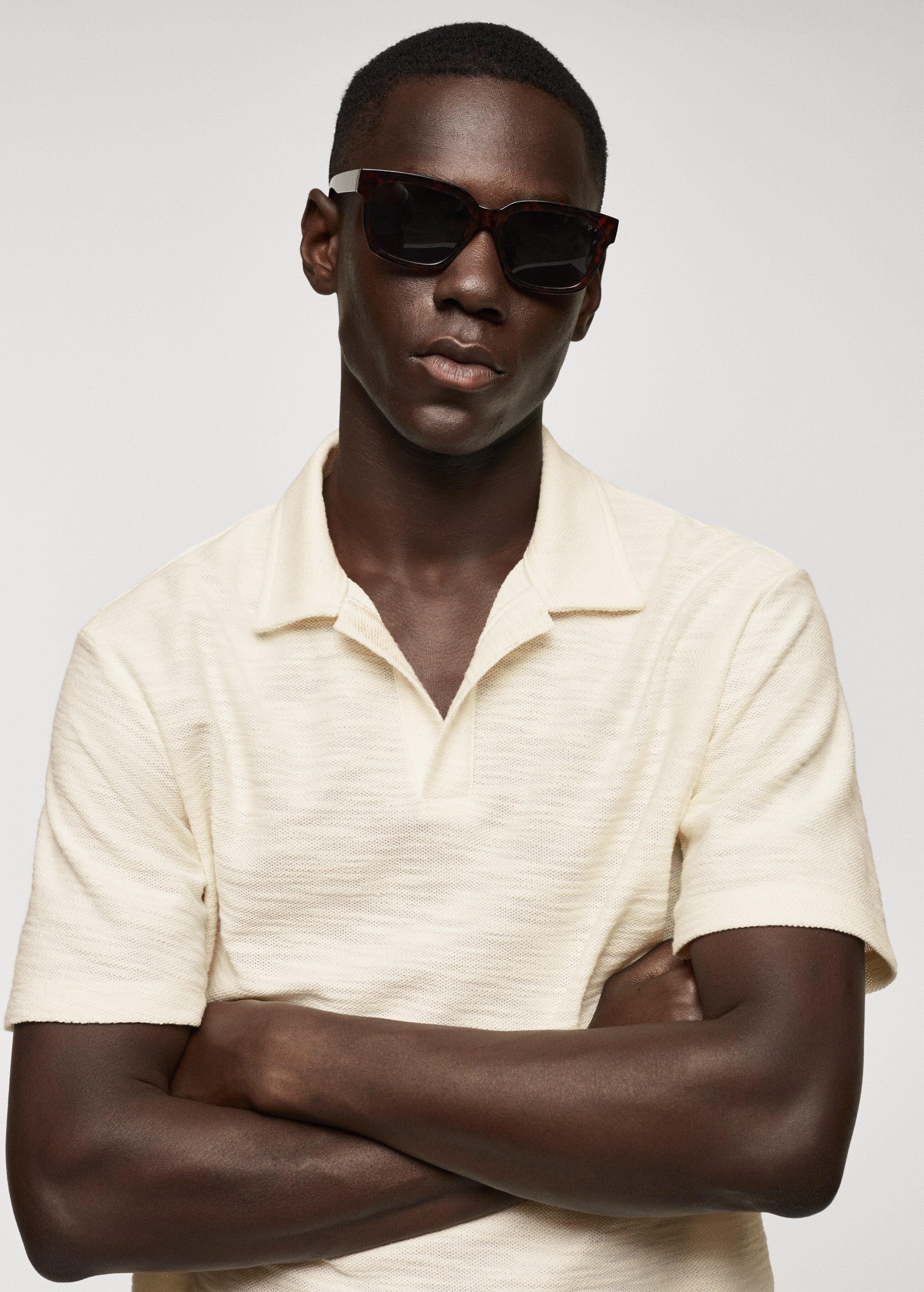 Bowling-collar structured polo shirt  - Details of the article 1