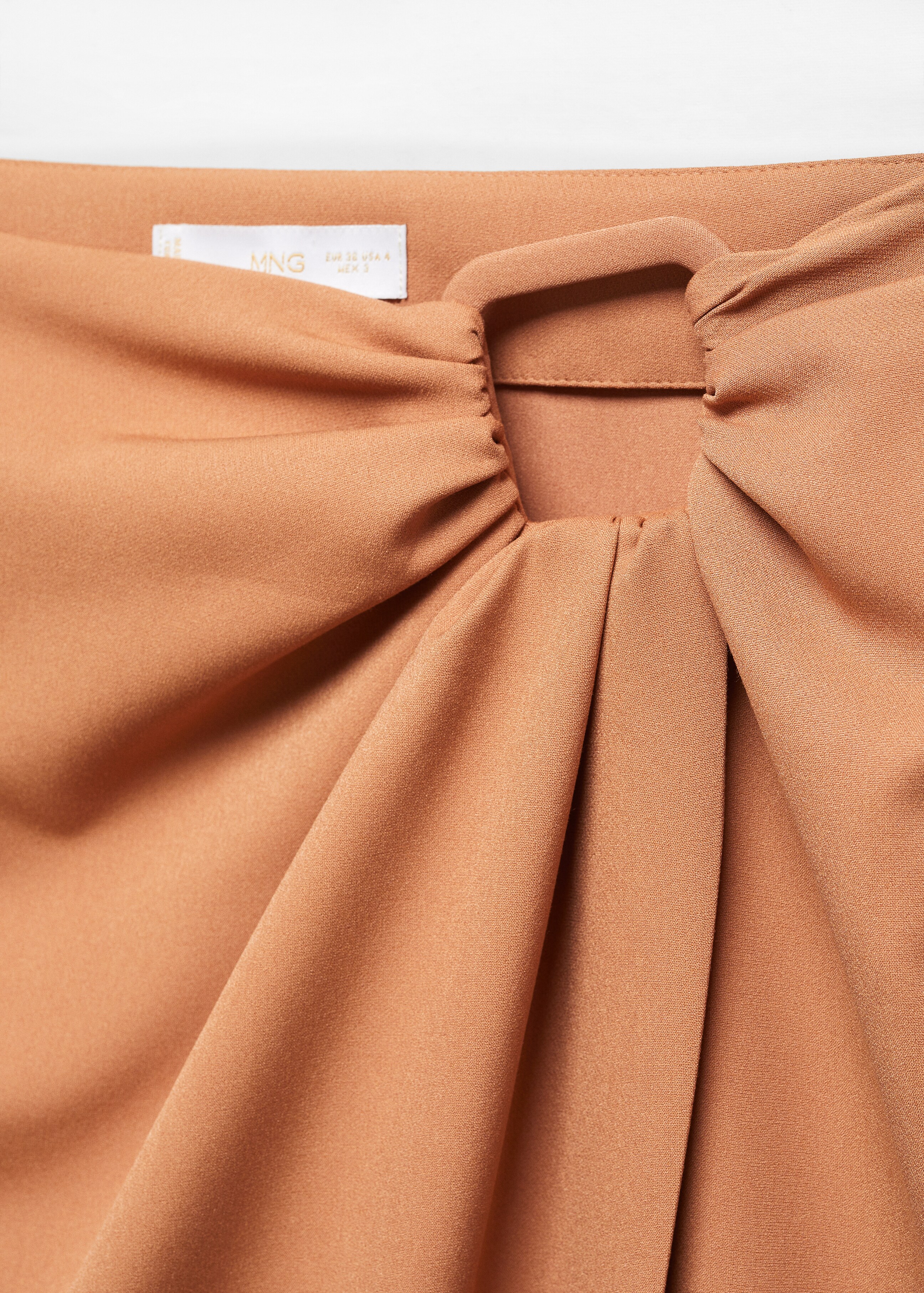 Wrap skirt with ruffled details - Details of the article 8