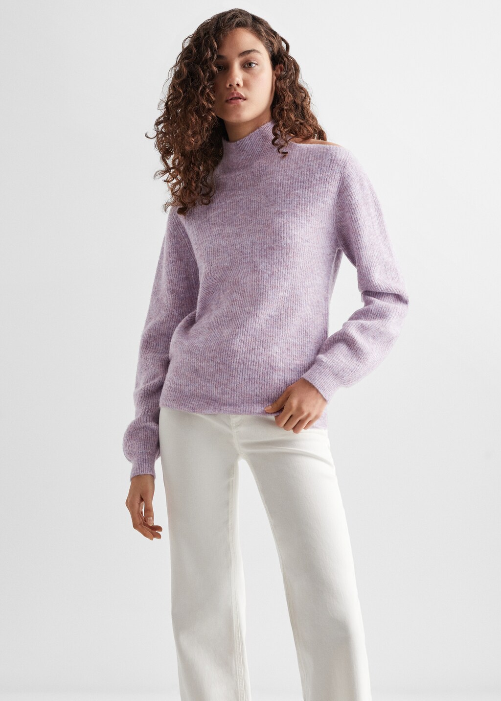 Cut-out knitted sweater - Medium plane